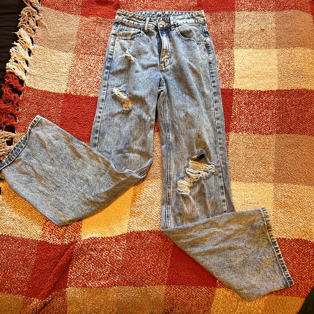Ripped detail boyfriend jeans
